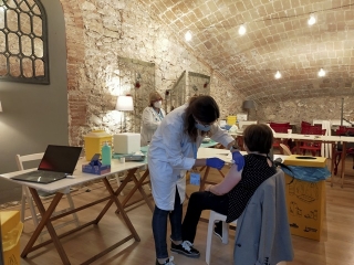 La Diputació de Tarragona ha cedit la TAP al CAP Jaume I aquest espai preparat per vacunar 200 persones al dia