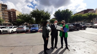 L&#039;alcalde de Reus, Carles Pellicer, amb la delegada del Govern, Teresa Pallarès, i la regidora d&#039;Urbanisme, Marina Berasategui, a la roda de premsa