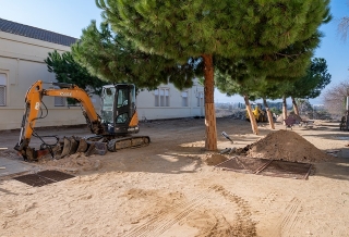 L&#039;Ajuntament de la Canonja està duent a terme les obres de renovació i millora de la pavimentació de la plaça Europa
