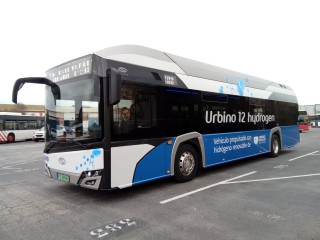 Els conductors de l’Empresa Municipal de Transports (EMT) estan provant aquests dies un nou autobús d’hidrogen pels carrers de la ciutat