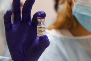 Usuaris i personal del Centre de Dia del Morell han rebut, aquest dijous al matí, la primera dosi de la vacuna contra la Covid-19