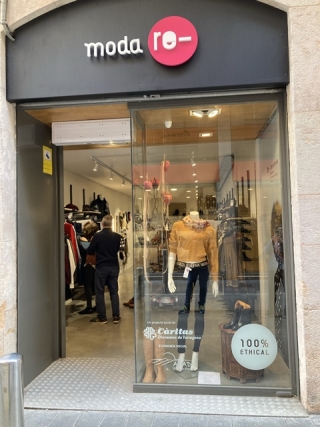 Imatge de la primera botiga &quot;Moda RE&quot; a Tarragona