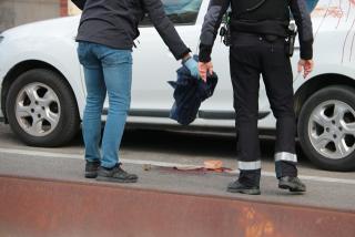 Agents dels Mossos d&#039;Esquadra, el passat 3 de març, examinant el punt on va morir un home al barri tarragoní de Campclar