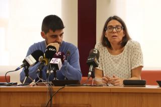 El calcalde d&#039;Altafulla, Jordi Molinera, i la regidora de Cultura, Gemma Maymo, durant la roda de premsa d&#039;aquest dijous