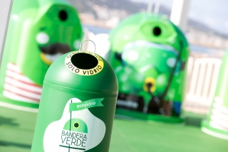 Petits contenidors de vidre de la campanya &#039;Bandera Verda&#039; d&#039;Ecovidrio