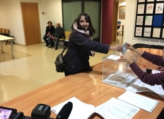 La cap de llista de Catalunya en Comú- Podem per Tarragona, Yolanda López, ha votat al Vendrell