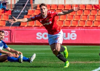 Fran Carbia celebrant un gol amb la samarreta del Nàstic aquesta darrera temporada