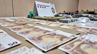 Diners i droga intervinguda en un punt de venda a la Part Alta de Tarragona