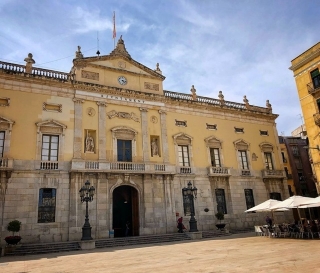 La façana de l’Ajuntament de Tarragona s’il·luminarà diumenge de blau en suport al Dia de les Malalties Minoritàries
