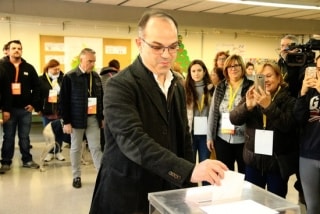 El número quatre de la llista de JxCat per Barcelona, Jordi Turull, vota al Col·legi Públic Lluís Piquer de Parets del Vallès per les eleccions al Parlament