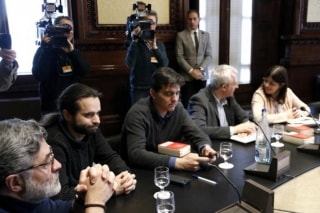 Els diputats de CUP, ERC i JxCat a la reunió de la Junta de Portaveus del 27 de febrer 