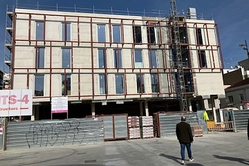 L’Hotel Pòsit de Cambrils, que s'ha d'inaugurar enguany, porta a bon ritme les obres de construcció