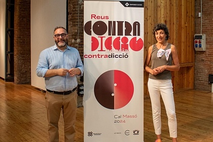 El regidor de Cultura i Política Lingüística, Daniel Recasens, i la directora artística, Meritxell Cucurella-Jorba, han presentat la primera edició del cicle de poesia 'Contradcció'
