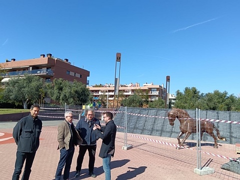 L'alcalde de Salou, Pere Granados, acompanyat de diversos regidors, ha visitat aquest divendres la plaça d'Andalusia