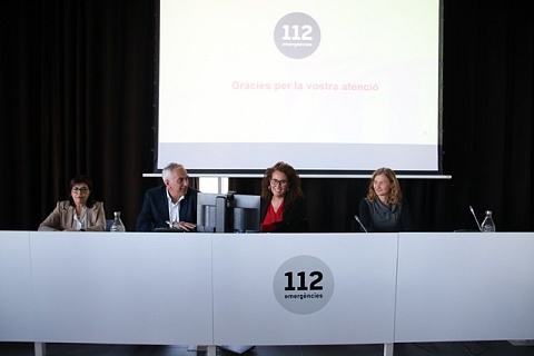 El delegat del Govern a Tarragona, Àngel Xifré, i la directora del CAT112, Irene Fornós, a la presentació del balanç de l'activitat del telèfon d'emergències 112