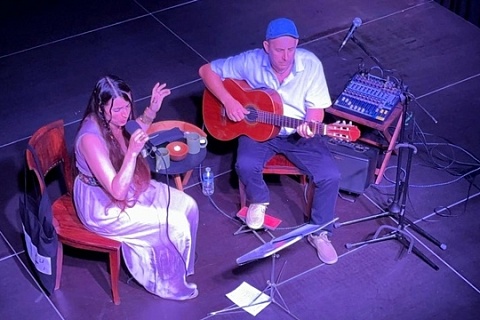 Imatge d'arxiu d'un recital a l’Espai Cultural de la Sala del Mar de Torredembarra