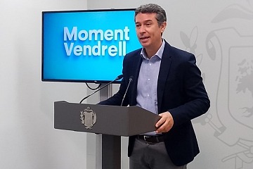 L'alcalde del Vendrell, Kenneth Martínez, a la primera roda de premsa de l'any