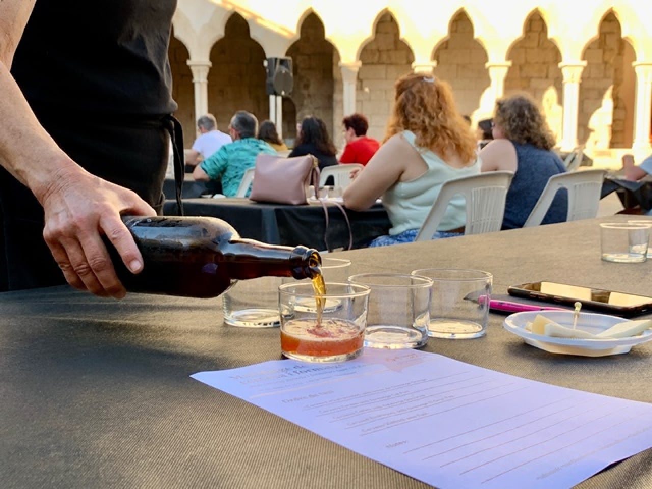 Imatge de la darrera activitat gastronòmica celebrada a Montblanc, de maridatge de cervesa i formatge