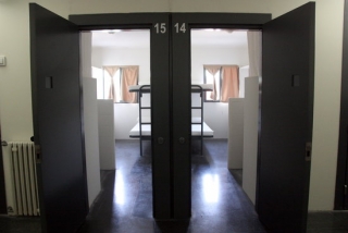 Imatge frontal de dues cel·les del centre penitenciari de Mas d&#039;Enric, al Catllar