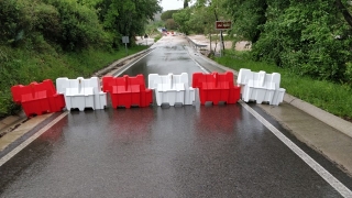 La carretera TV-2005, d&#039;accés al nucli d&#039;Aiguamúrcia, s&#039;ha hagut de tallar en previsió del desbordament del riu Gaià
