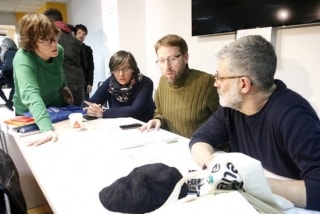 Imatge d&#039;arxiu dels diputats de la CUP Vidal Aragonès i Carles Riera, amb les exdiputades Mireia Boya i Eulàlia Reguant, en una reunió del Consell Polític de la CUP