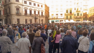 Més de 500 persones s&#039;han aplegat aquesta tarda a la plaça del Mercadal de Reus en defensa &quot;de l&#039;escola catalana i plural&quot;