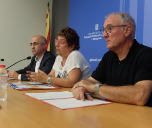 La consellera de Benestar Social, Dolors Bassa, al centre, durant la presentació dels Contractes Programa a Tarragona.