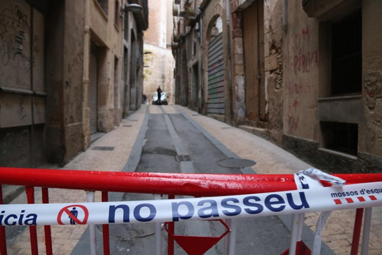 Imatge d&#039;arxiu de la prohibició de pas al carrer Església de Valls, on es va localitzar al cadàver 