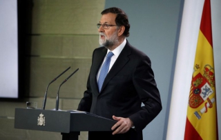 El president del govern espanyol, Mariano Rajoy, ha anunciat aquesta tarda les primeres mesures d&#039;aplicació de l&#039;article 155 de la Constitució 