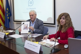 L’alcalde de Vila-seca, Josep Poblet; la cap de la Unitat de Conservació i Restauració de l’Escola d’Art i Disseny de Tortosa, Carme Clemente