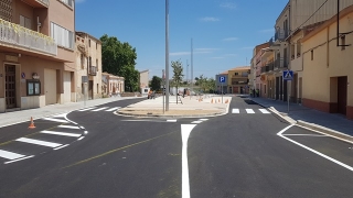 Des d’aquest matí ja es pot circular pel remodelat accés a Llorenç del Penedès per la Plaça de la Vila
