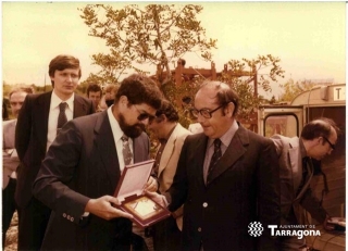 Fotografia de l&#039;any 1978 amb l’alcalde Banús (a la dreta) a la benedicció dels terrenys del nou Col·legi Mare Nostrum de Tarragona