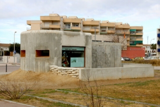 Imatge del búnquer reconstruït parcialment a Cunit