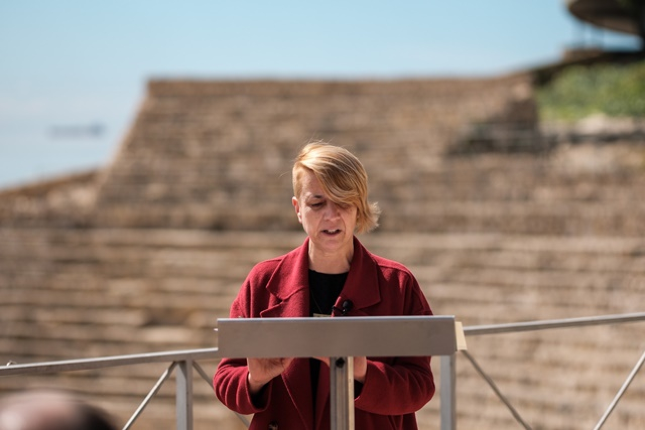 La pregonera de la Setmana Santa de Tarragona ha estat l’arqueòloga i presidenta de l’Associació Sant Fructuós, Imma Teixell 