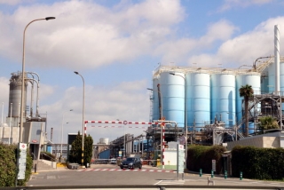 L&#039;entrada principal a la planta de l&#039;empresa Dow Chemical a Tarragona