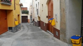 Imatge d&#039;arxiu de cubells del sistema Porta a porta, a Montblanc