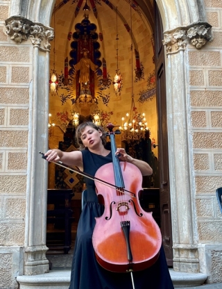L’extraordinària violoncel·lista Sveta Trushka tornarà a Roda de Berà el proper divendres, 2 de setembre