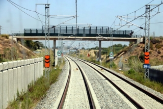 Imatge d&#039;un tram de la variant de Vandellòs del corredor mediterrani vist des de l&#039;interior de la cabina d&#039;un tren en proves, el 17 de setembre del 2019