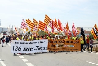 Els treballadors de Bic Graphic a Tarragona, dimarts passat, durant la marxa reivindicativa feta en la darrera jornada de vaga