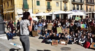 Imatge d&#039;arxiu d&#039;una concentració per la justícia climàtica a Tarragona