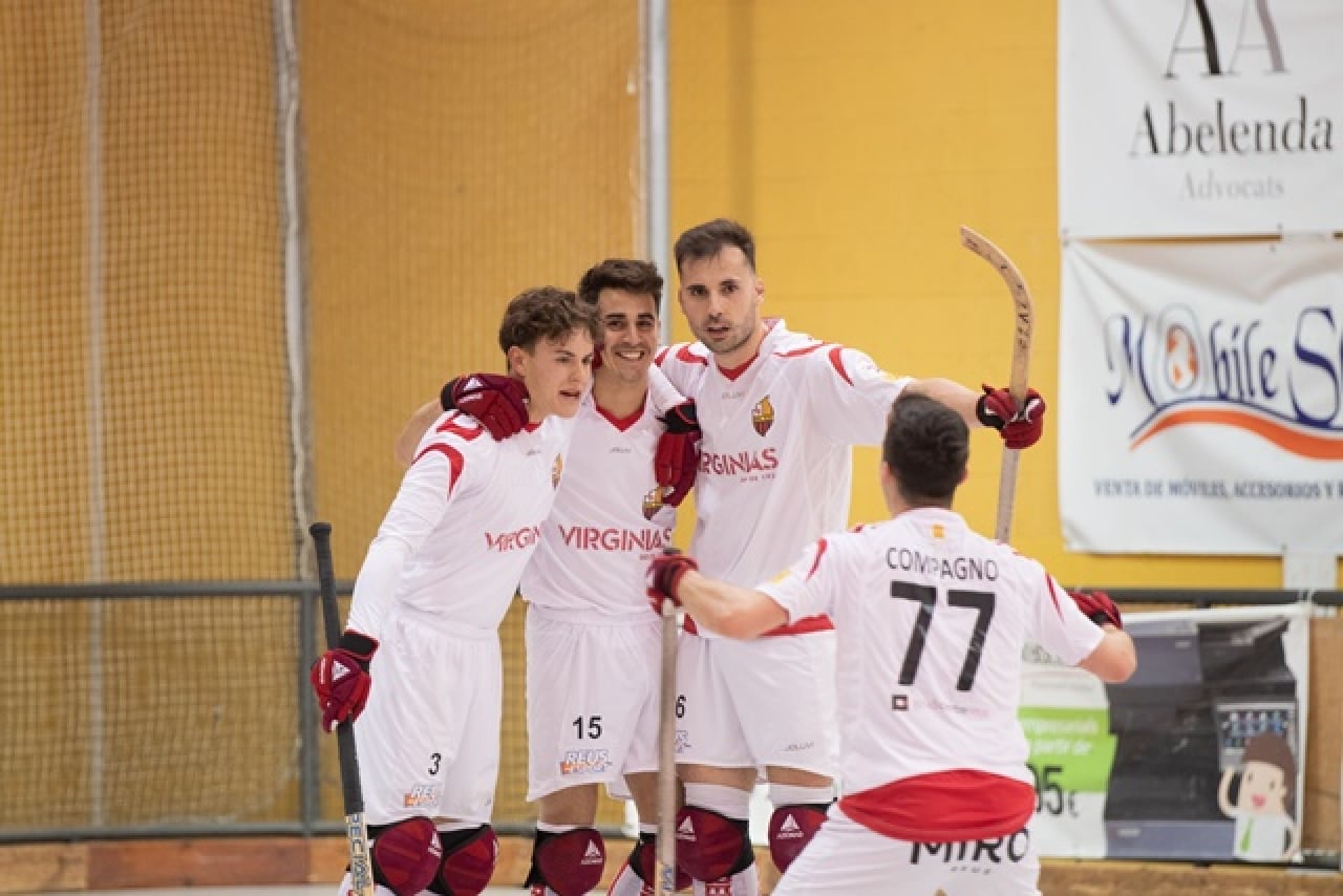 Els jugadors del Reus Deportiu celebren un dels gols de la remuntada, aquest dissabte a Girona