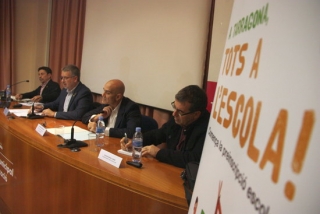 Presentació de l&#039;estudi impulsat per Xavier Bonal, a la dreta, celebrada a l&#039;Institut Municipal d&#039;Educació de Tarragona