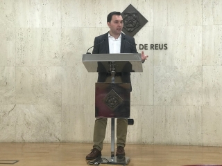 El regidor de Medi Ambient, Daniel Rubio, durant la presentació del pla de mobilitat elèctrica de Reus