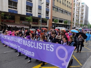Imatge d&#039;arxiu d&#039;una manifestació per a l’eliminació de la violència contra les dones, als carrers de Tarragona