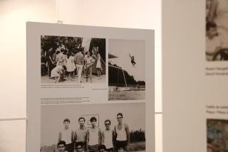 Diverses fotografies que es poden veure a l&#039;exposició d&#039;imatges de Joan Miró i la seva família a l&#039;església vella de Mont-roig