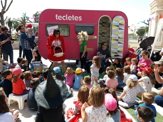 Tecletes aparcarà la seva caravana rosa a la plaça dels Carros de Tarragona i l’inundarà de literatura