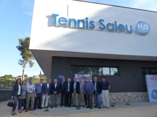 Foto de grup de la inauguració del Tennis Salou H2O