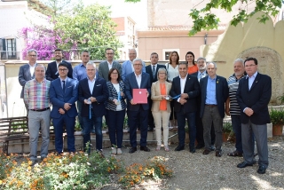 L&#039;alcalde de Tarragona, Josep Fèlix Ballesteros, ha signat els convenis de col·laboració amb els alcaldes de la demarcació que seran seu dels Jocs