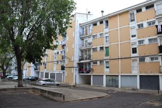 Un bloc de pisos del barri de Centcelles, a Constantí