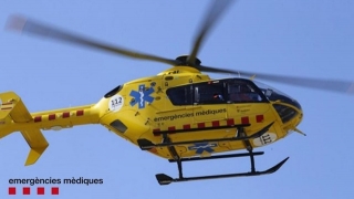 A causa del fort impacte,el treballador va ser traslladat en helicòpter en estat crític a l&#039;Hospital Joan XXIII de Tarragona, on va morir